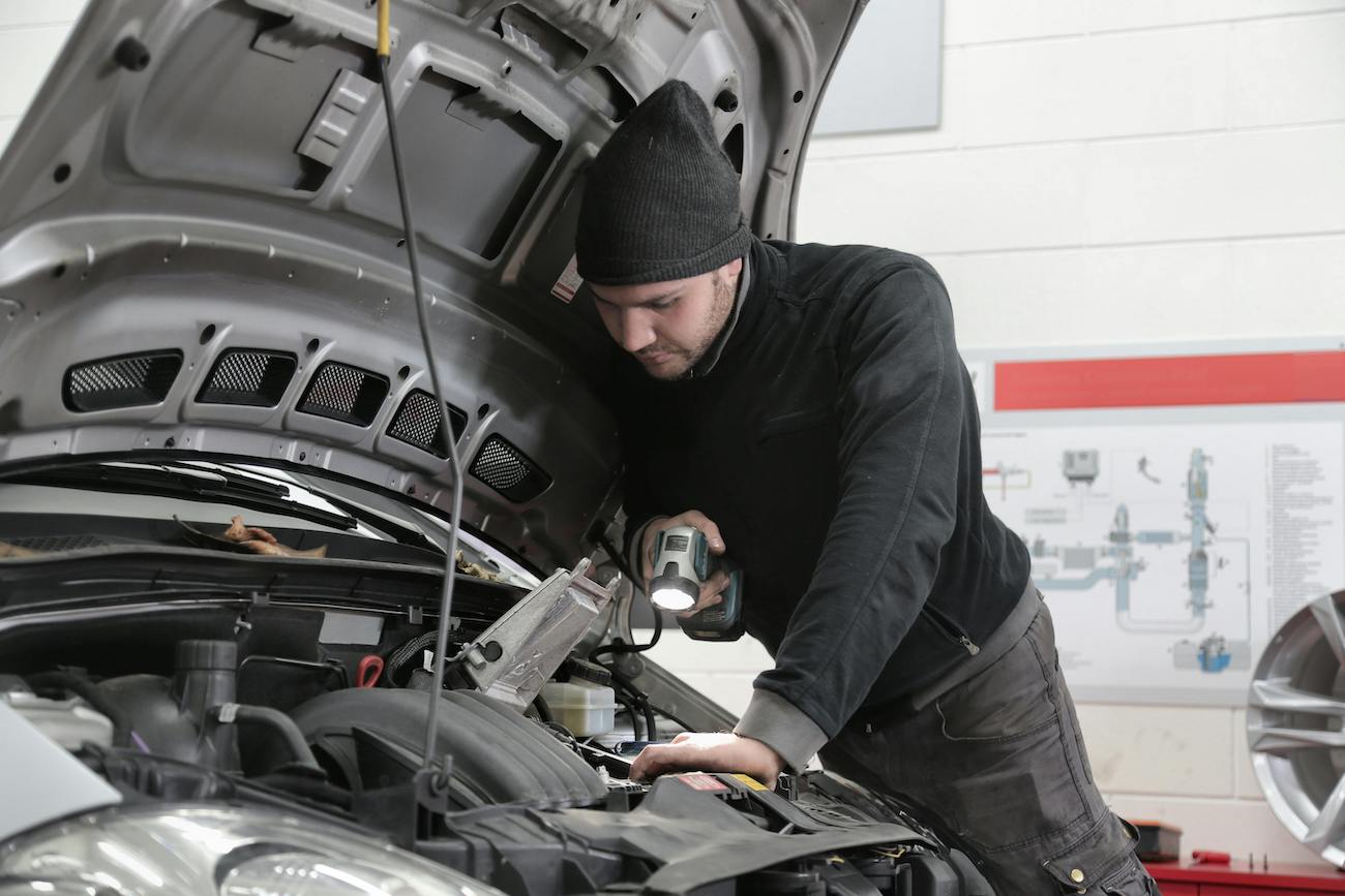 Difference Between Auto Mechanics and Auto Technicians_1