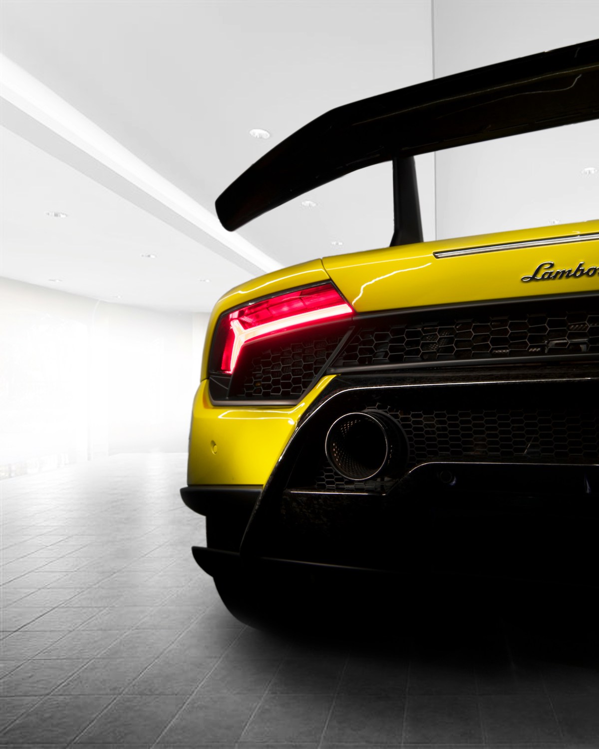 job working on Lamborghinis_1